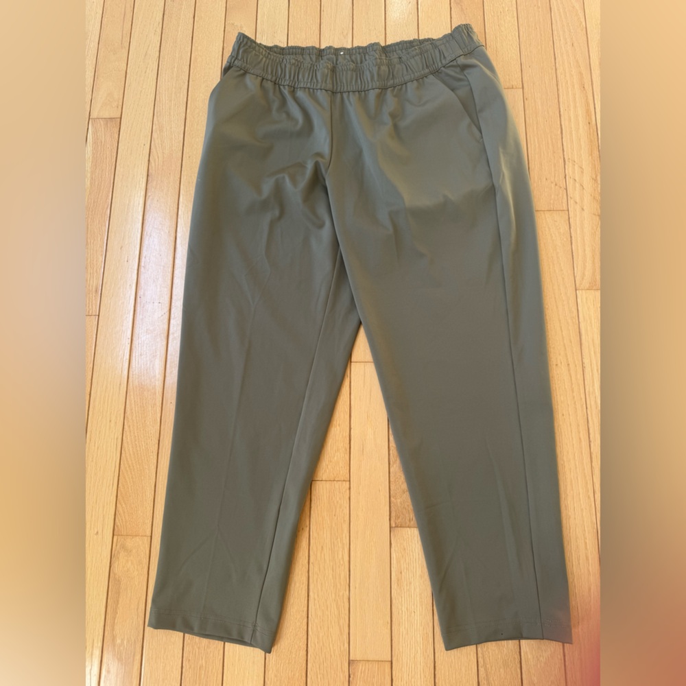 Columbia Ladies Large Olive drawstring joggers with front side pockets. NWOT